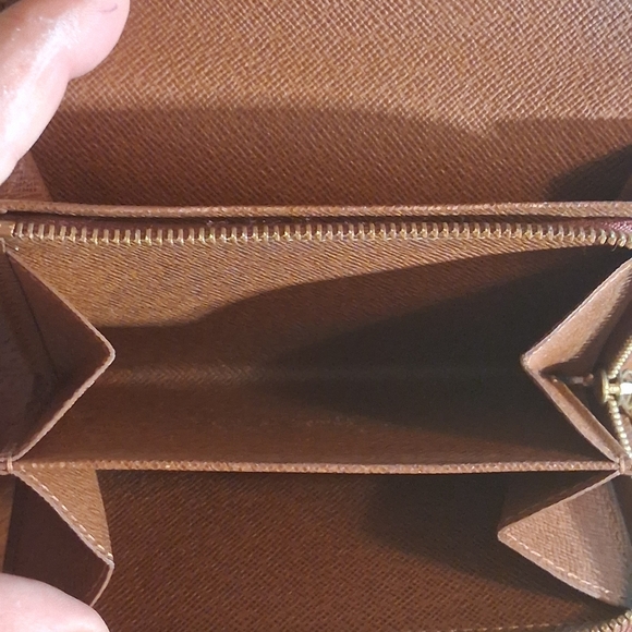 Louis Vuitton Monogram Wallet - Picture 7 of 16